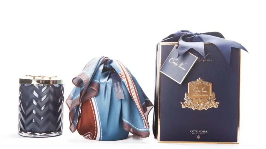 Fularlı balıksırtı desen lacivert&gold yusufçuk figürlü mum - Kokulu Mum