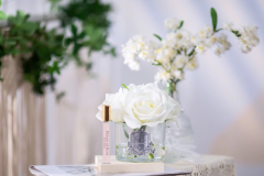 Beyaz beş güllü gümüş detaylı şeffaf cam koku - Oda Kokusu