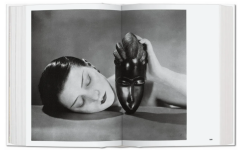Photo Icons. 50 Landmark Photographs and Their Stories