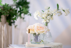 Ekru Pembe beş güllü gümüş detaylı şeffaf cam koku | Oda Kokusu