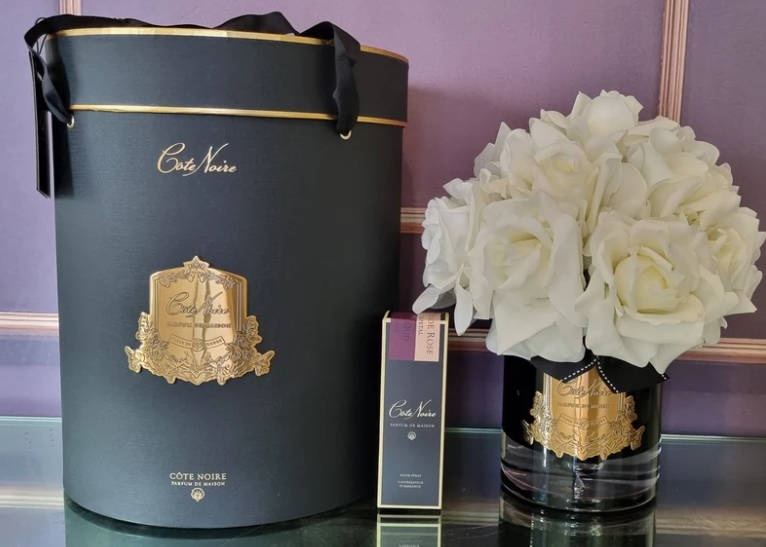 Beyaz on iki güllü gold detaylı siyah cam koku -  Oda Kokusu